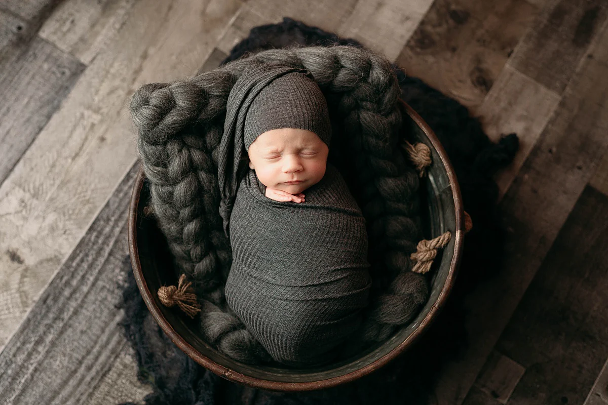 How_to_Do_a_Simple_Swaddle_Wrap_for_Newborn_Photography_Newborn_Photography_Wrapping_Tutorial_Baby_Swaddle_for_Newborn_Photography_Baby_Photography_Wrap_Newborn_Photography_Props_Baby